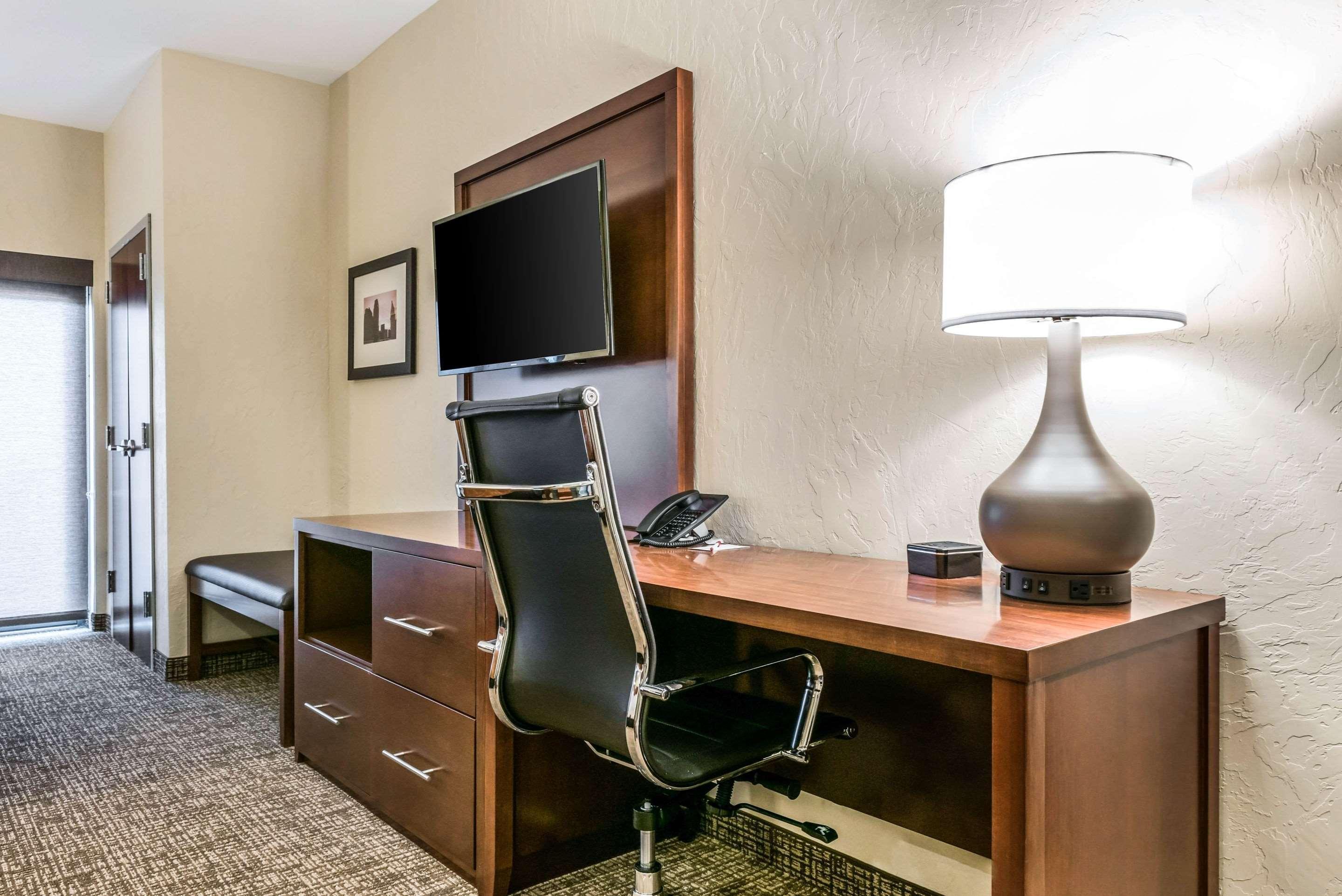 Comfort Suites Florence - Cincinnati South Экстерьер фото