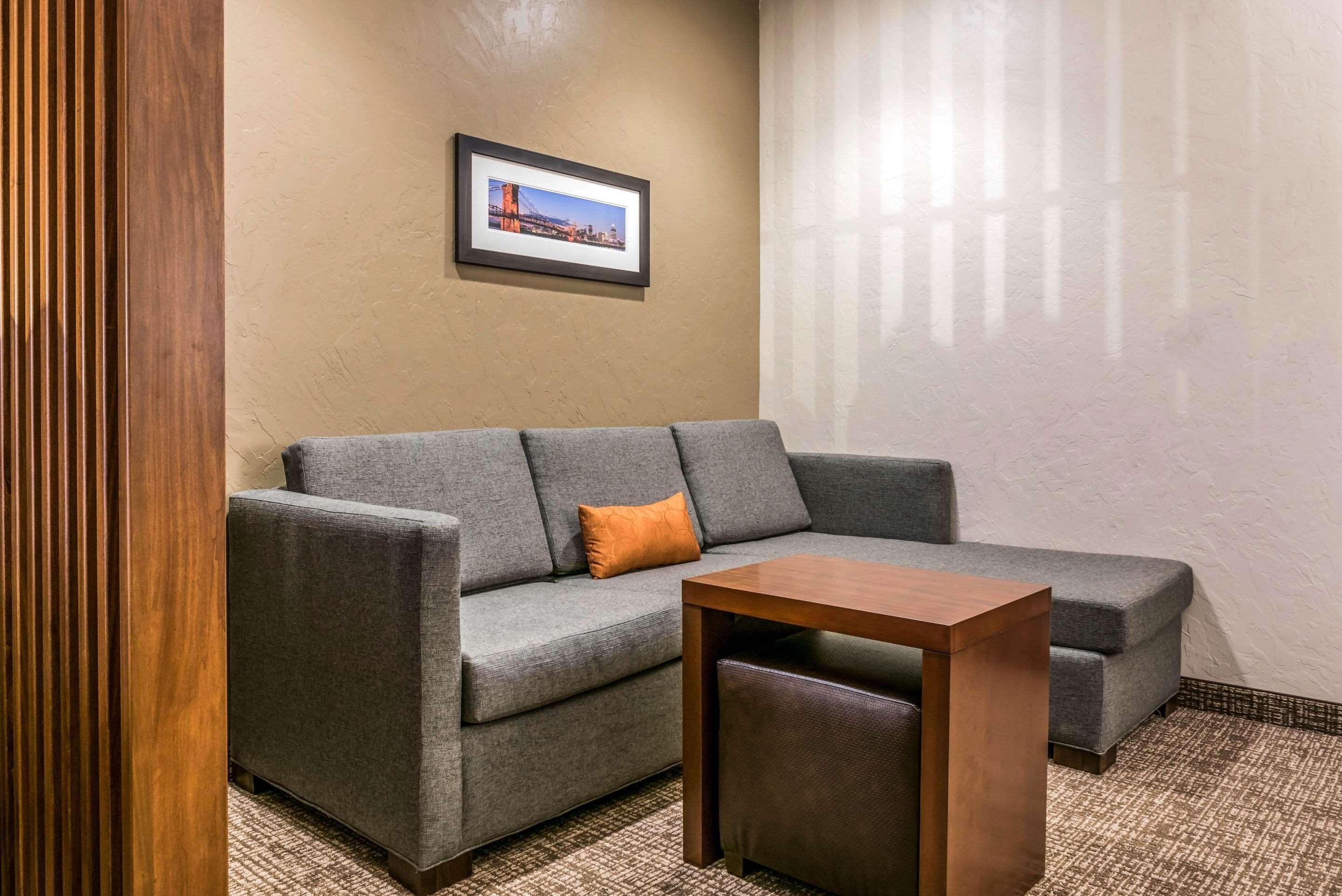 Comfort Suites Florence - Cincinnati South Экстерьер фото