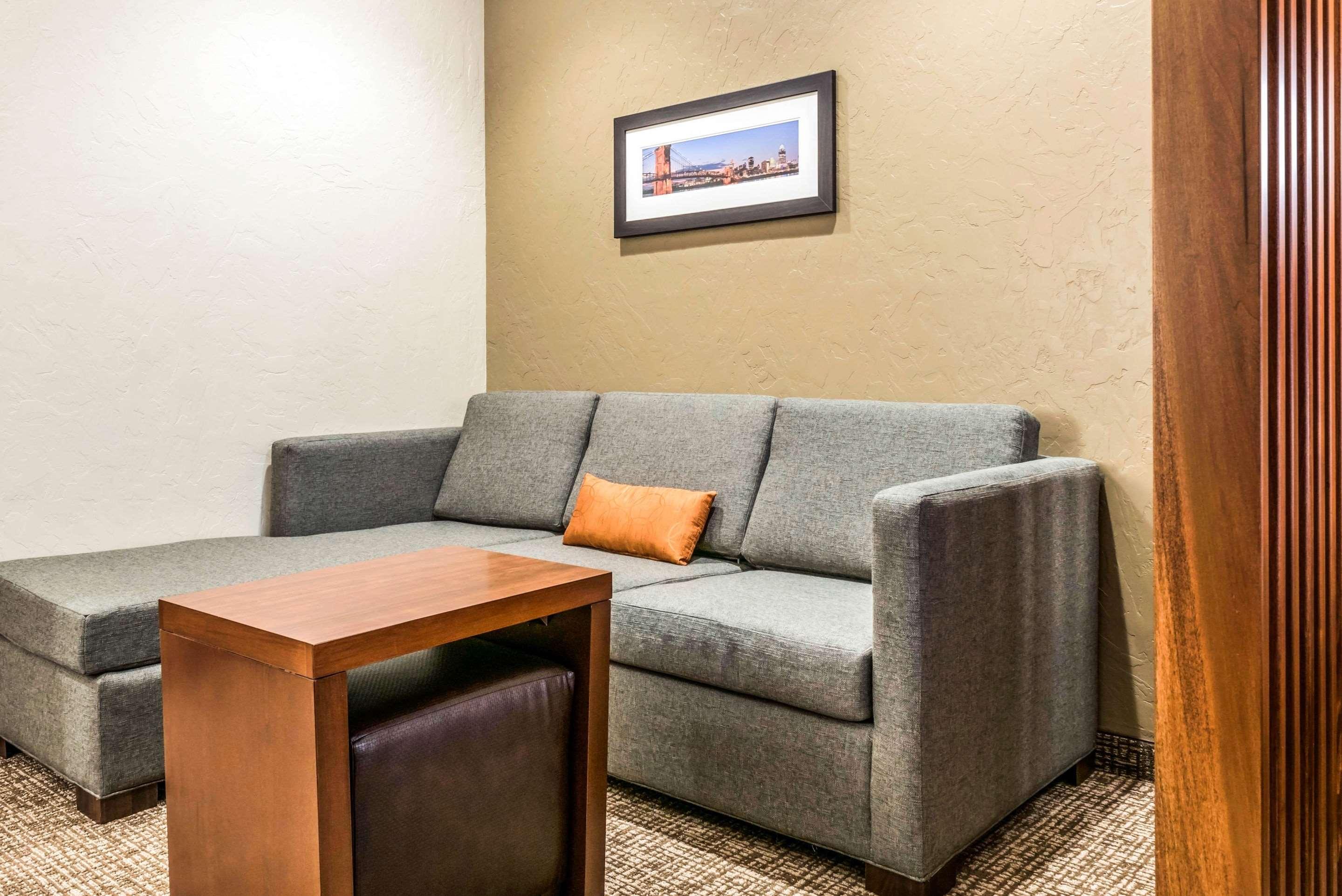 Comfort Suites Florence - Cincinnati South Экстерьер фото